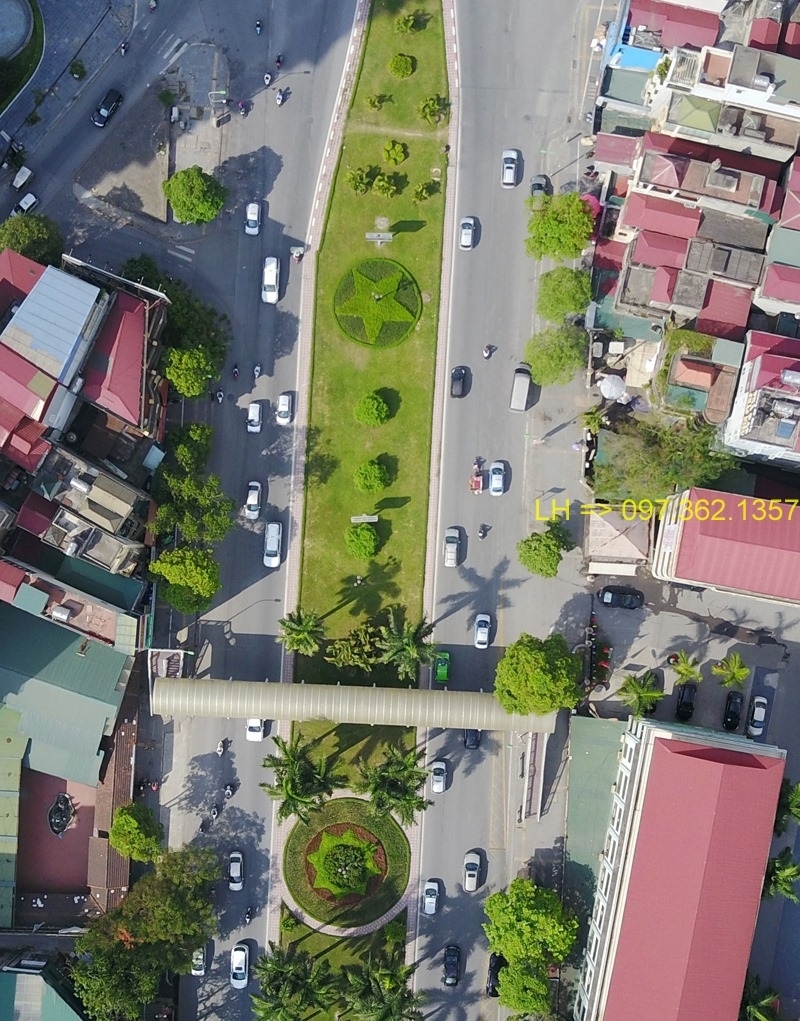 7,6m mặt tiền phố Nguyễn Chí Thanh, Đống Đa, 72m giá chào 29 tỷ, vỉa hè thoáng sâu